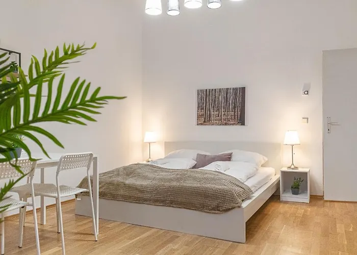 Affordable & Cozy 2-br Flat , Near Stadthalle Апартаменти