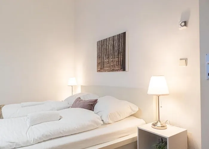 Affordable & Cozy 2-br Flat , Near Stadthalle *