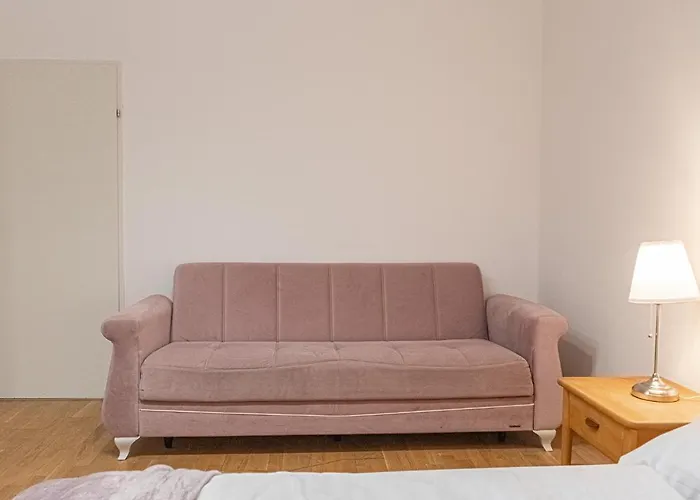 Апартаменти Affordable & Cozy 2-br Flat , Near Stadthalle *