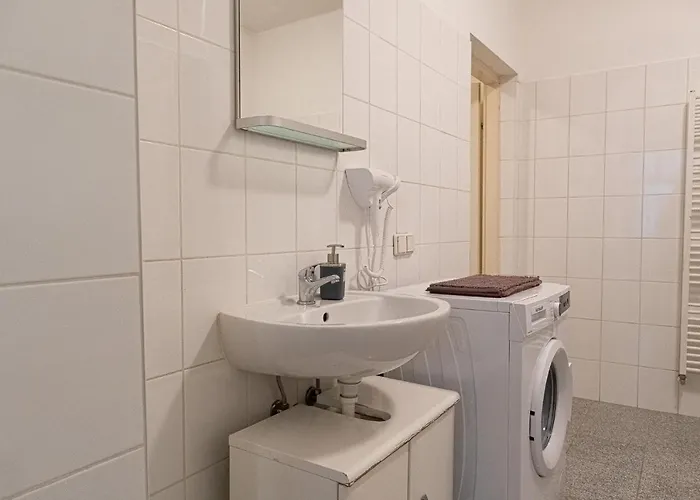 Affordable & Cozy 2-br Flat , Near Stadthalle