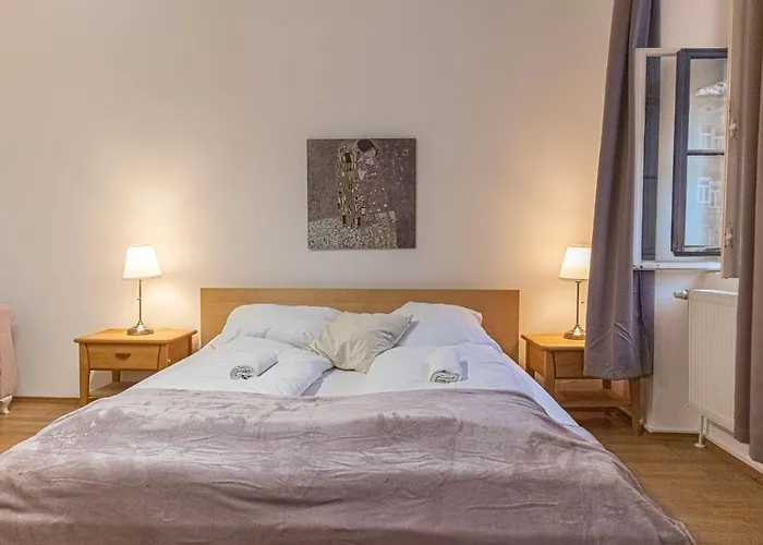 Affordable & Cozy 2-br Flat , Near Stadthalle